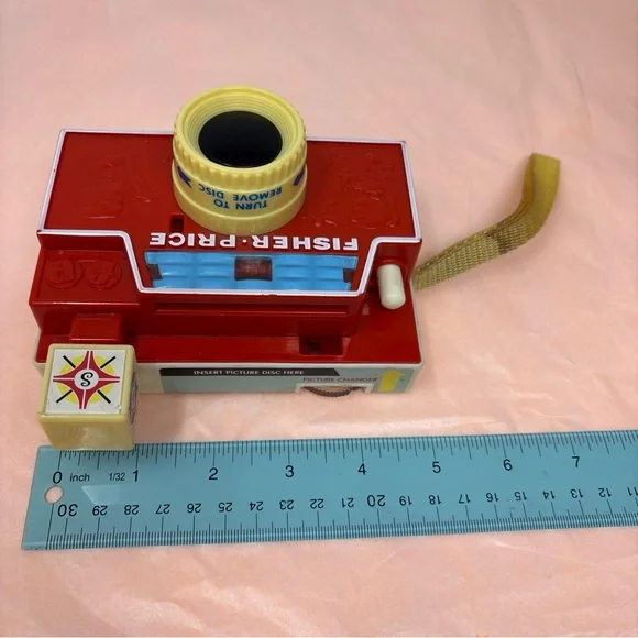 Fisher-Price Red Toy Camera with Yellow Lens and Strap - Picture 8 of 16